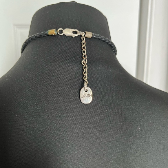 SWIRL STATEMENT NECKLACE - Picture 2 of 8